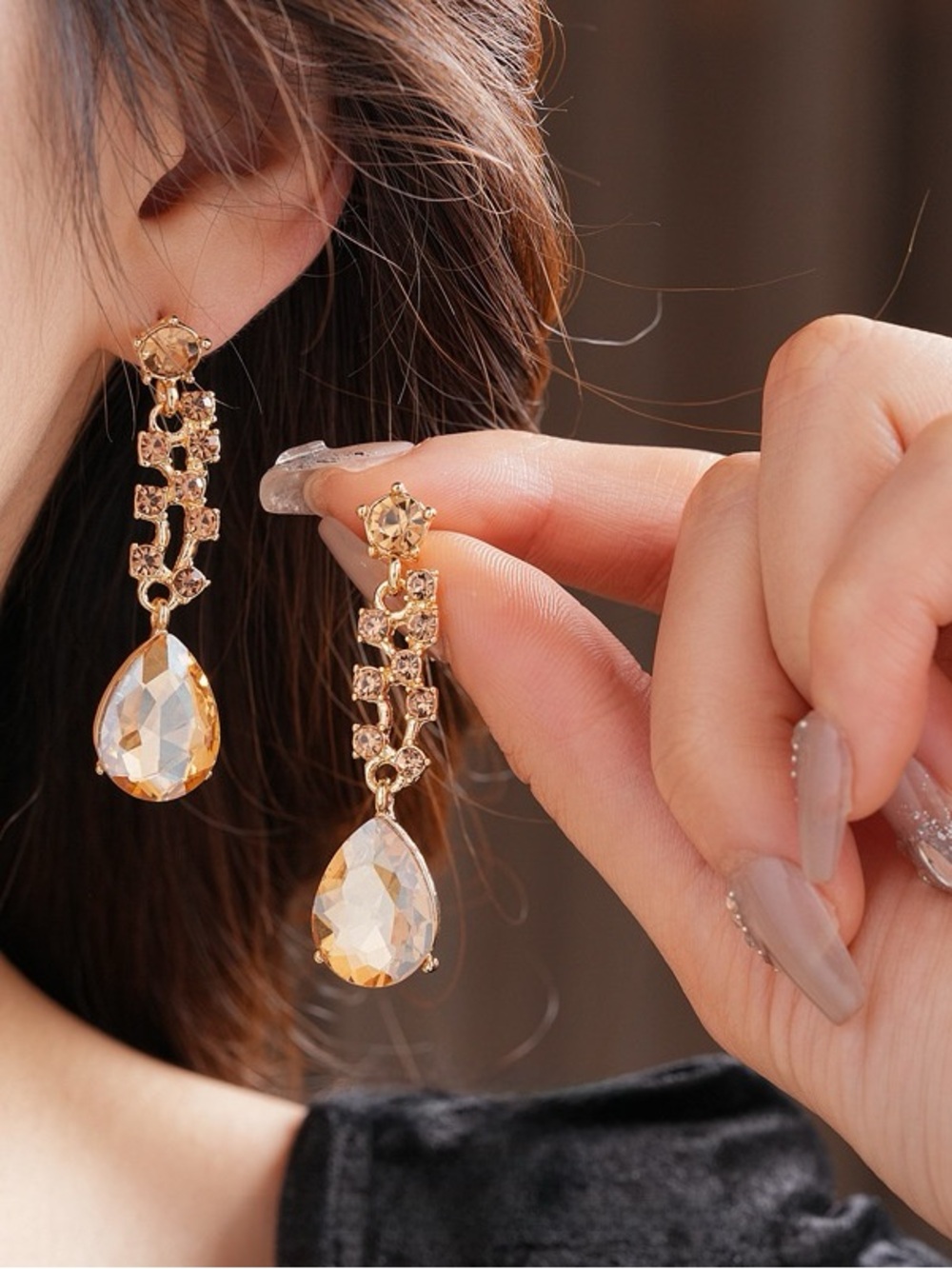 Bridal Jewelry BIG STATEMENT Pieces Glass Alloy Teardrop Necklace and Earrings - Picture 3 of 9